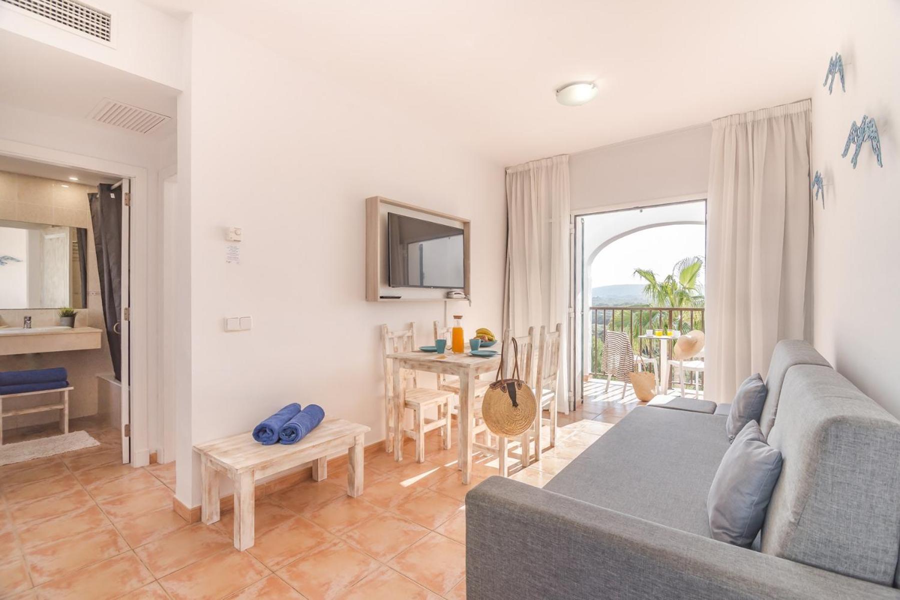 Carema Club Resort Playas De Fornells Exterior foto