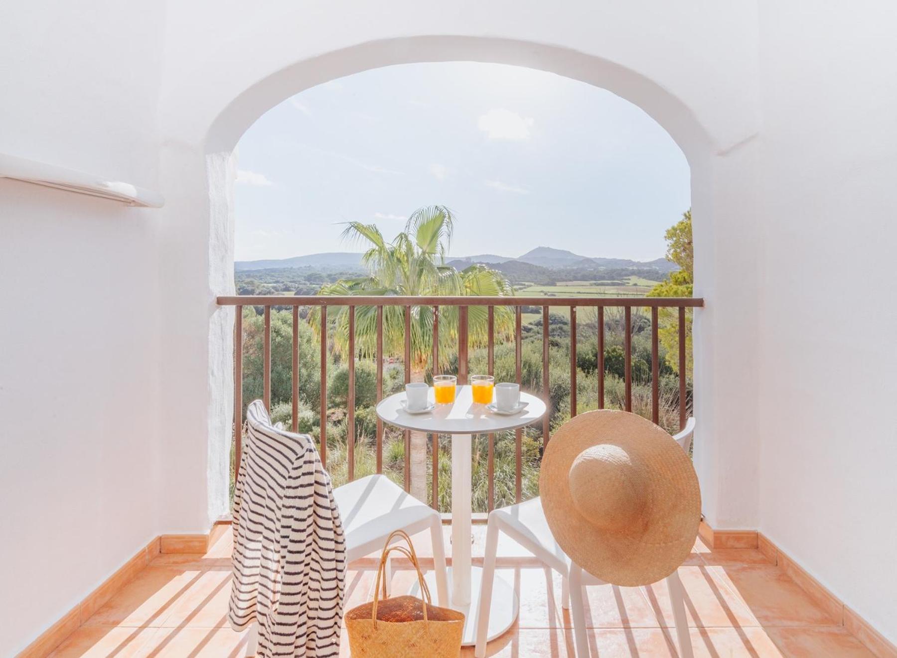 Carema Club Resort Playas De Fornells Exterior foto